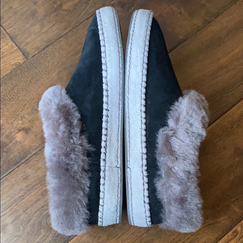 UGG NIB Black Wrin Slipper Moccasins - Picture 5 of 10